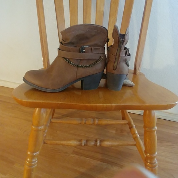 Style & Color booties - Picture 4 of 5